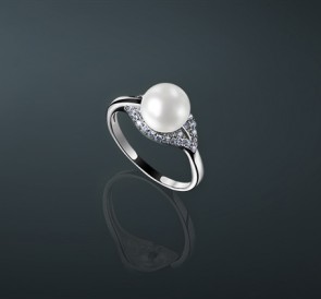 Серебряное кольцо с жемчугом цирконы к-560498: белый пресноводный жемчуг, серебро 925°