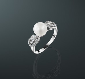 Серебряное кольцо с жемчугом цирконы к-560048/1: белый пресноводный жемчуг, серебро 925°
