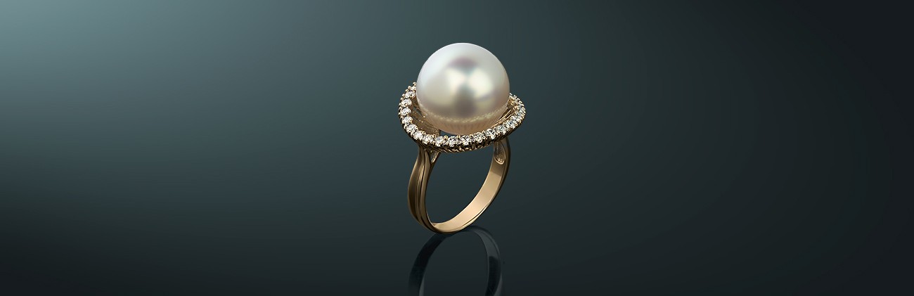 Кольцо из коллекции MAYSAKU: жемчуг Южных морей, золото 585˚, бриллианты, государственное пробирное клеймо. кп-42жб